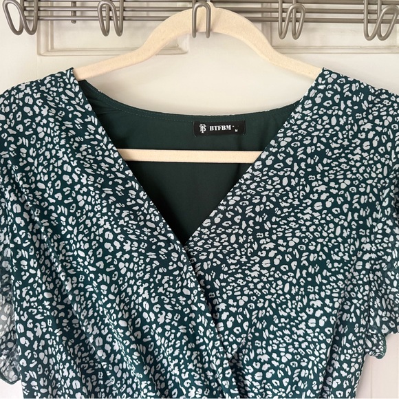 Chic Green and White Patterned Maxi Dress - Picture 2 of 7